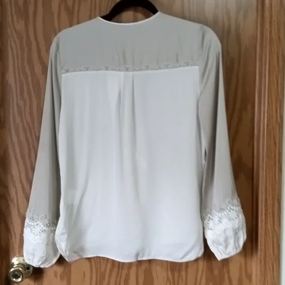 Elie Tahari, silk and lace, anniversary, vacation, party, career wear, o… - Picture 2 of 8